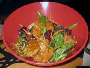 Green's spicy chicken peanut salad
