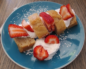 Bragg's vegan strawberry shortcake